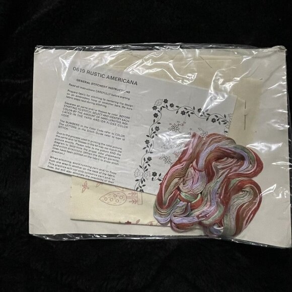 Vintage The Creative Circle #0619 Rustic Americana Embroidery Kit Stitchery 1985 - Picture 6 of 6